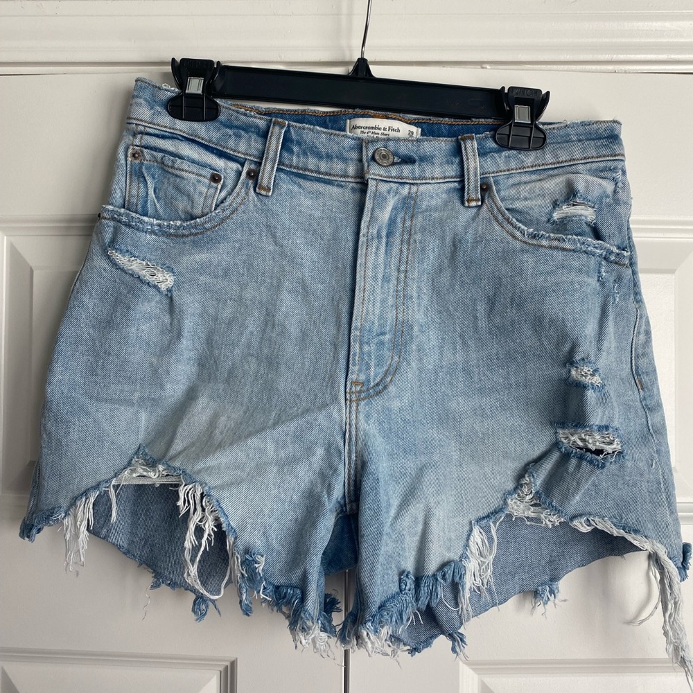 Abercrombie Curve Love 4” High Rise Mom Shorts